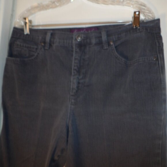 Gloria Vanderbilt Amanda Lightly Embellished Mom Jeans Sz 12 - Picture 2 of 6